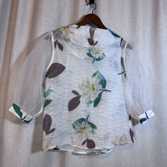 Bysi White Sheer Floral Blouse - Picture 7 of 15